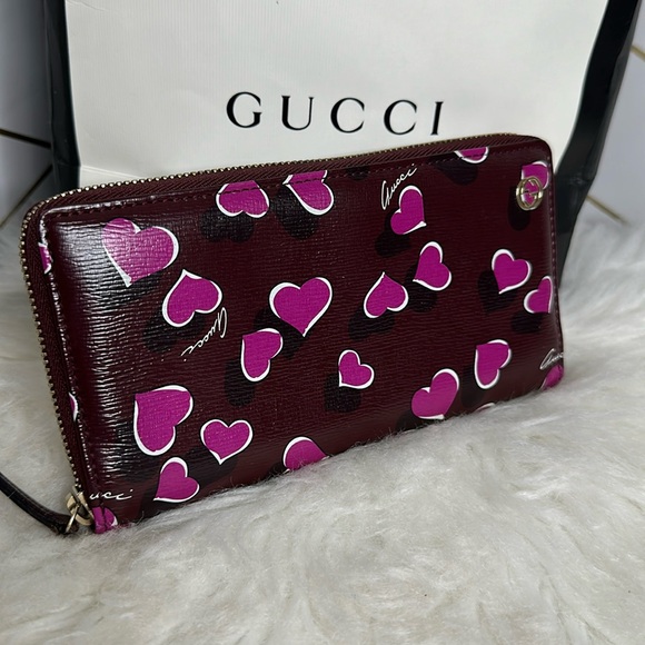 💯Authentic Gucci Heart Prints Long Wallet 🍀 - Picture 1 of 12
